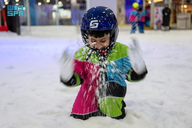 Mengalahkan bahang: Melarikan diri ke Snow City di Riyadh