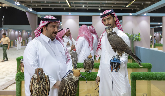 Lelongan Penternak Falcon Antarabangsa bermula di Malham