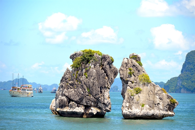 Batu bercium Ha Long Bay berisiko runtuh, pakar beri amaran