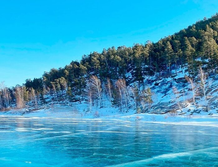 Musim sejuk di Burabay Resort menawarkan pengembaraan menawan di sekitar tasik beku dan puncak salji