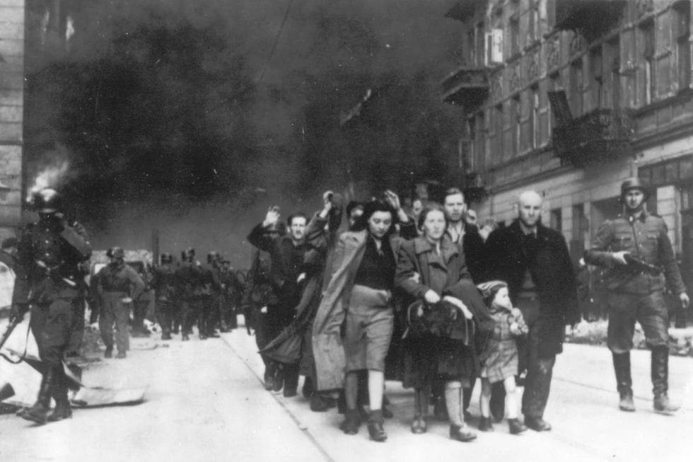 16 Mei, Nazi menghancurkan Pemberontakan Ghetto Warsaw